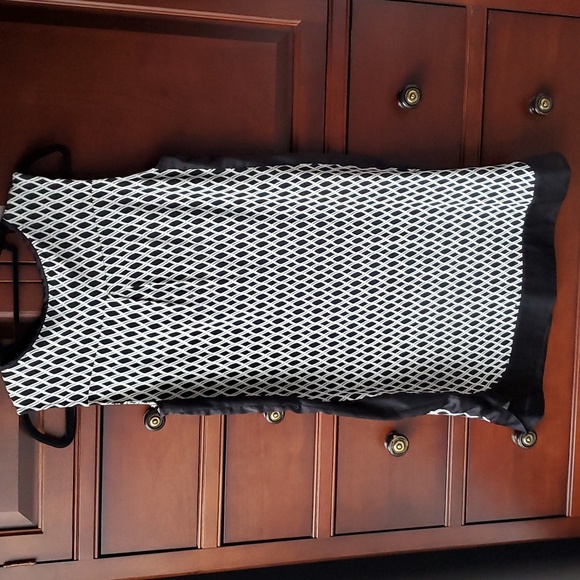 Ann Taylor - sleeveless dress with removable belt. Size: M. Black&White diamond. - Picture 2 of 6